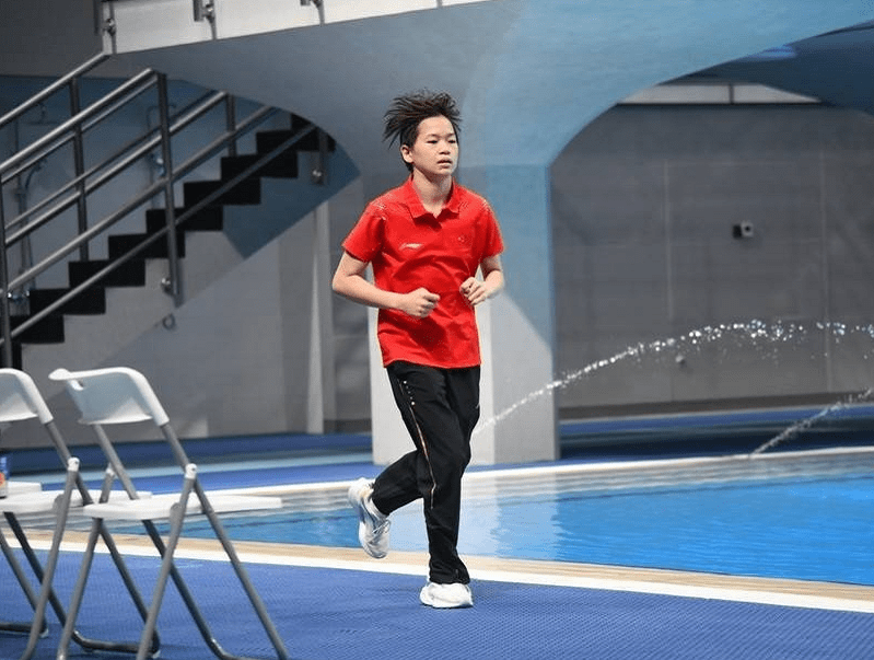 关于莎拉波娃重返赛场，反败为胜首场状态出色，巴黎圣日耳曼观众沸腾！的信息